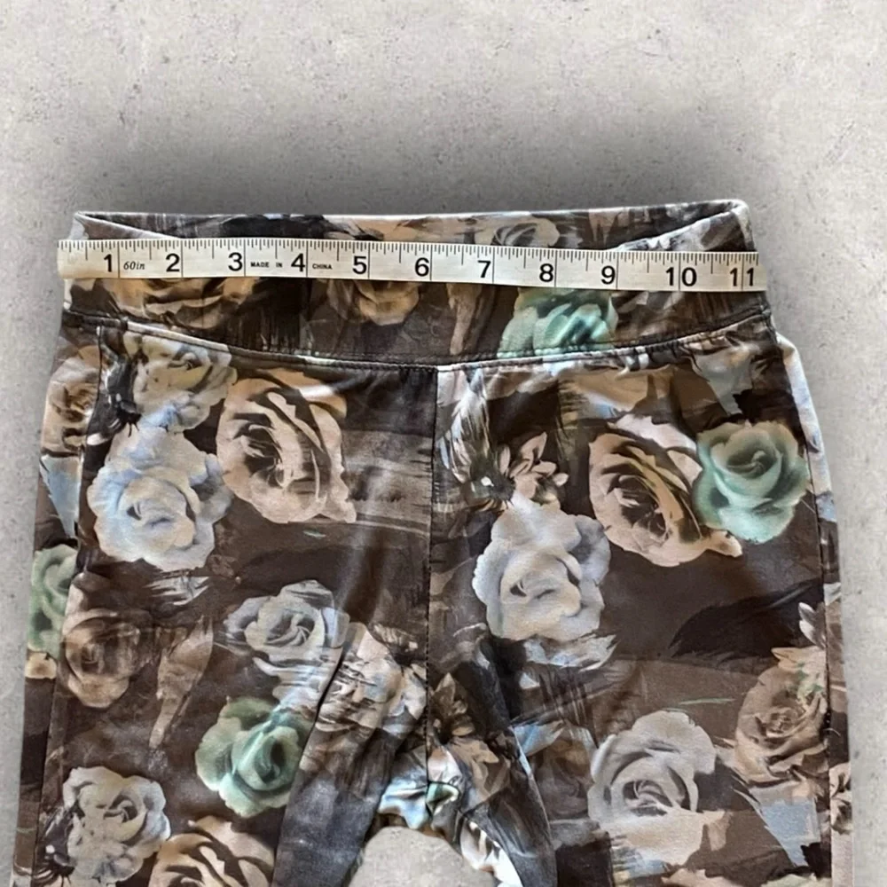 Justice Girls Gray & Blue Roses Size 10. Comfortable